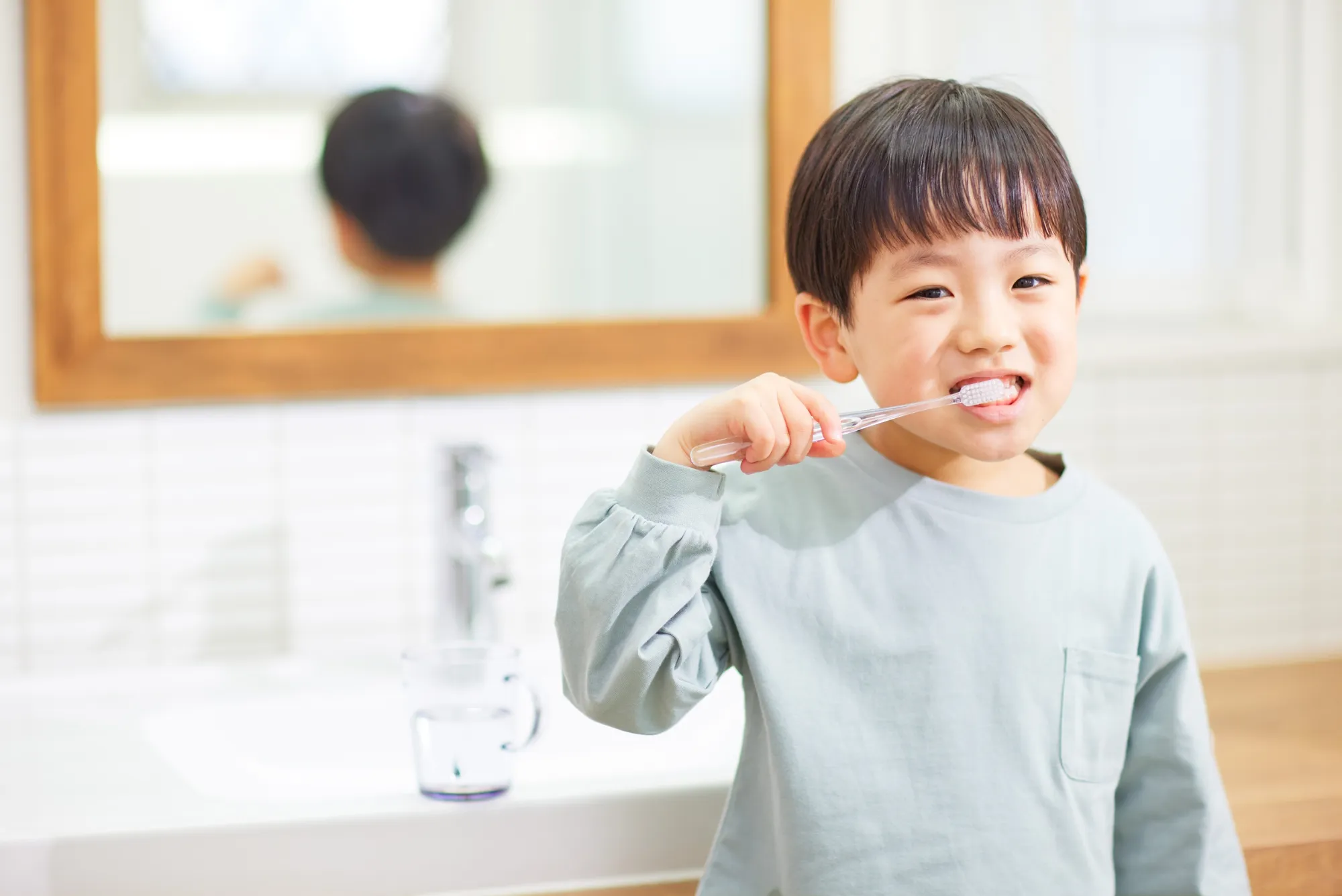 How to Introduce Kids to Brushing Naturally