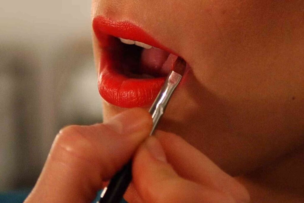 How To Get Lipstick Off Your Lips: Pro Tips