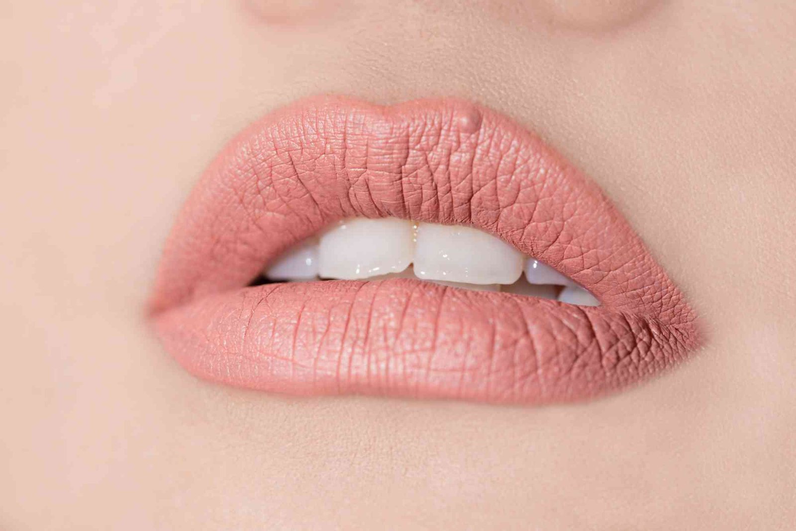 Practical Tips: What Color Lipstick With Green Dress