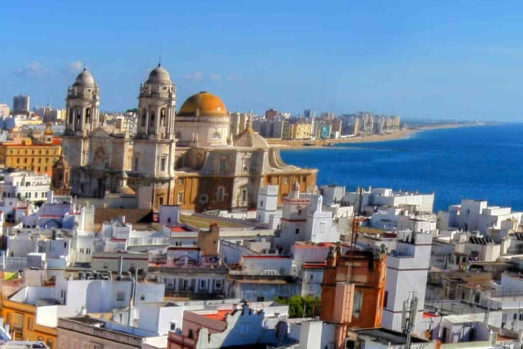 Explore Cadiz’s Golden Age on a Free Walking Tour