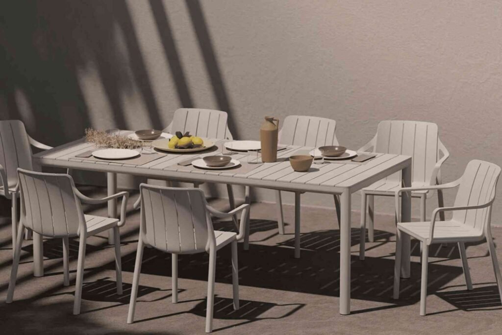 Buy Restaurant Chairs Wholesale for New Restaurants