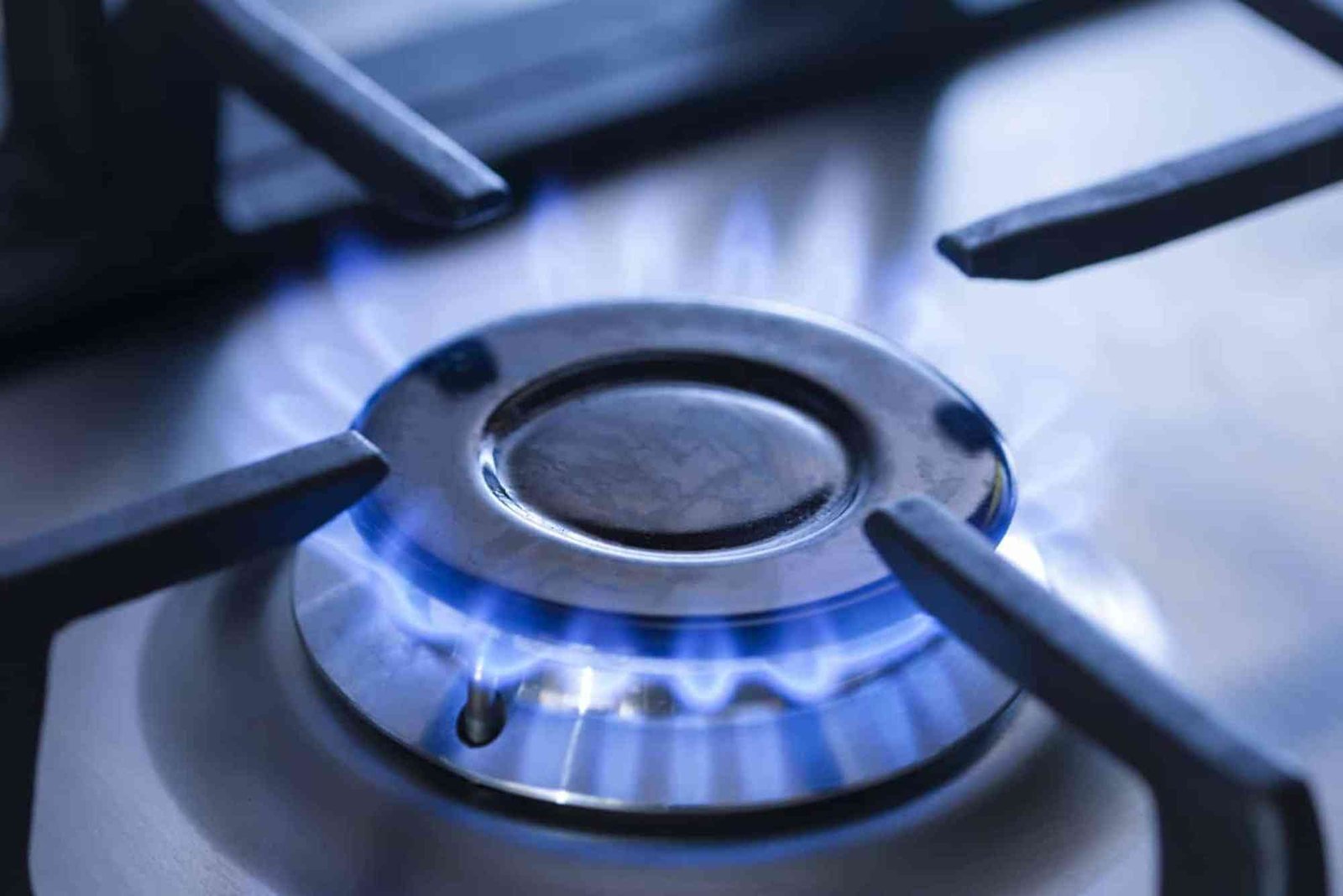 Why Your Gas Stove Keeps Clicking After Lighting